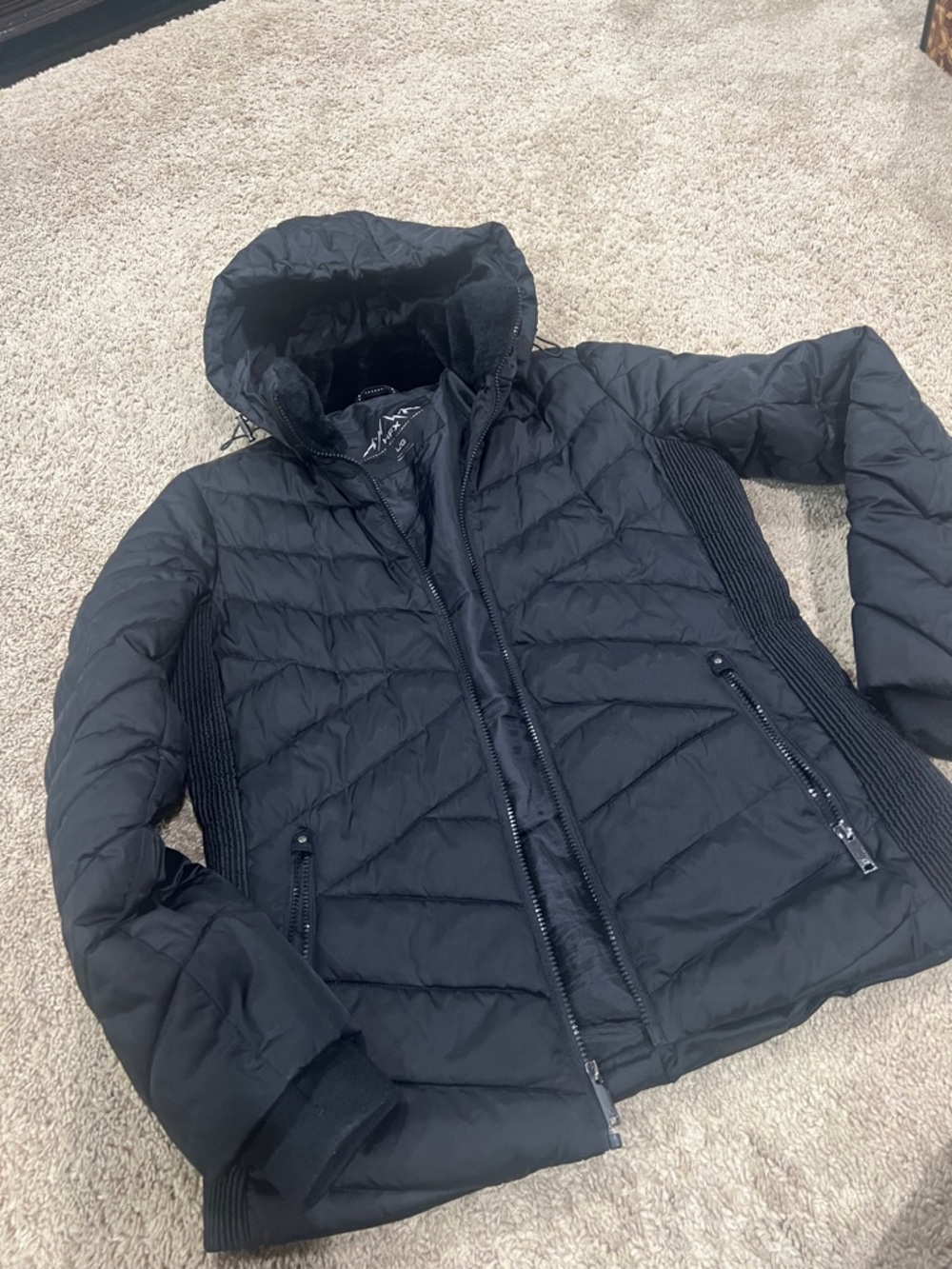 Women’s Black Quilted Hooded Jacket - Brand Unspecified
